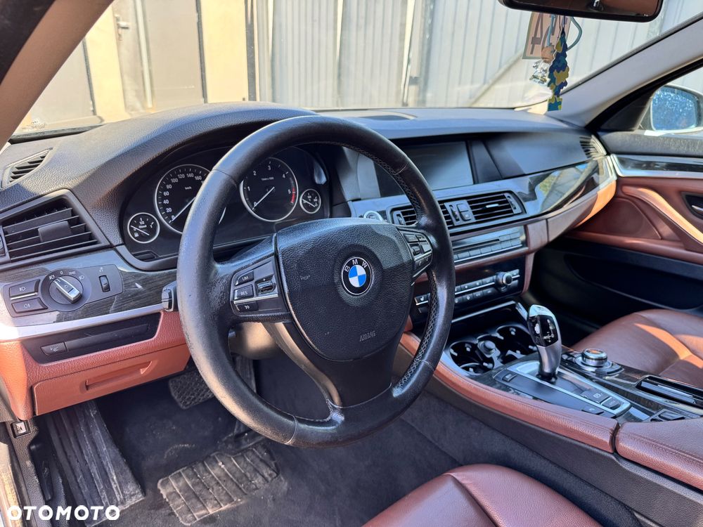 BMW Seria 5 525d - 10