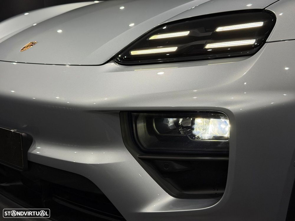 Porsche Macan Electric 4 - 55