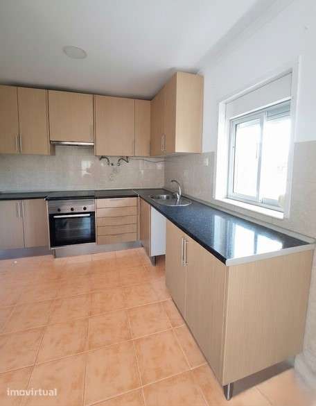 Arrendamento de apartamento T3 - Av.ª 11 de Março - Grande imagem: 2/8