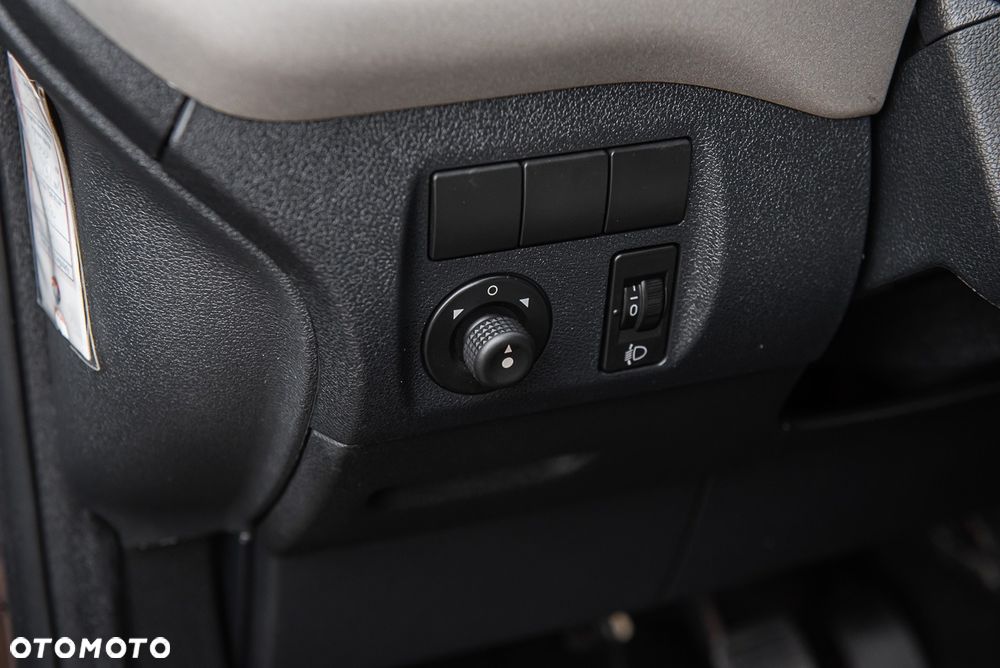 Peugeot Partner 98 VTi Active - 23