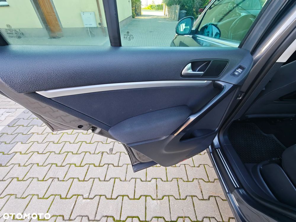Volkswagen Tiguan - 26