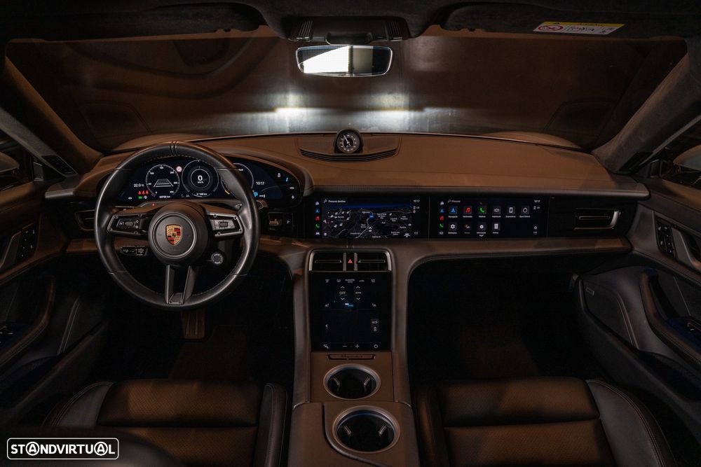 Porsche Taycan Turbo S - 15