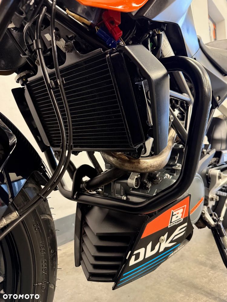 KTM Duke 125 - 24