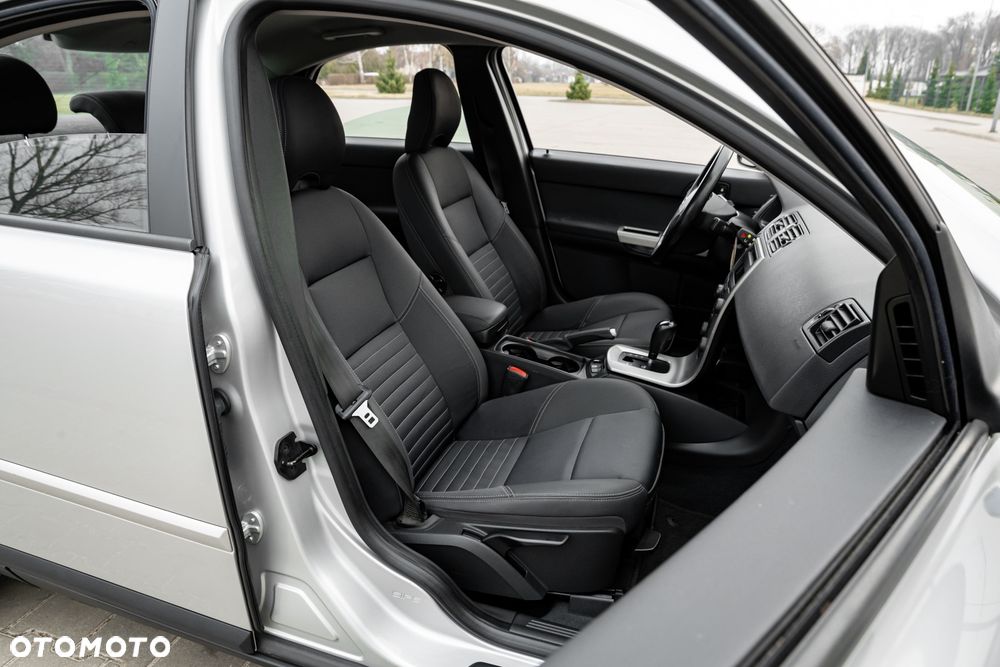 Volvo S40 T5 Momentum - 25