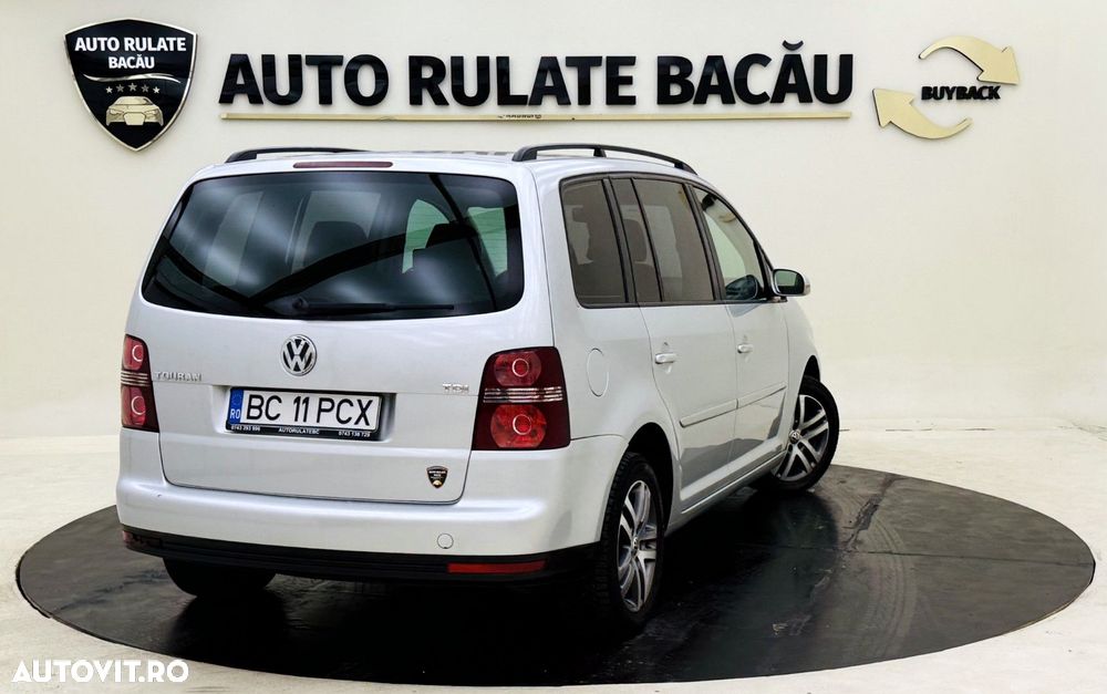 Volkswagen Touran - 6
