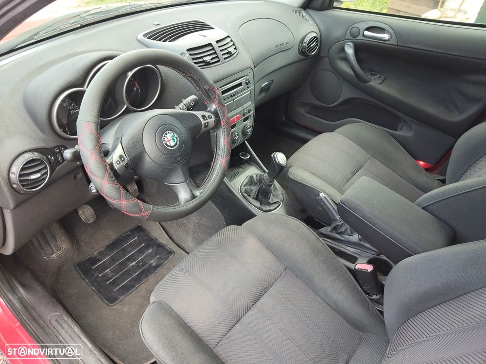 Alfa Romeo 147 1.6 TS Distinctive - 13