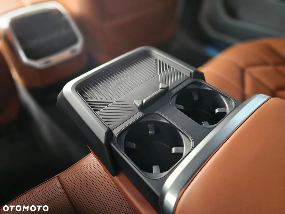 BMW Seria 7 - 32