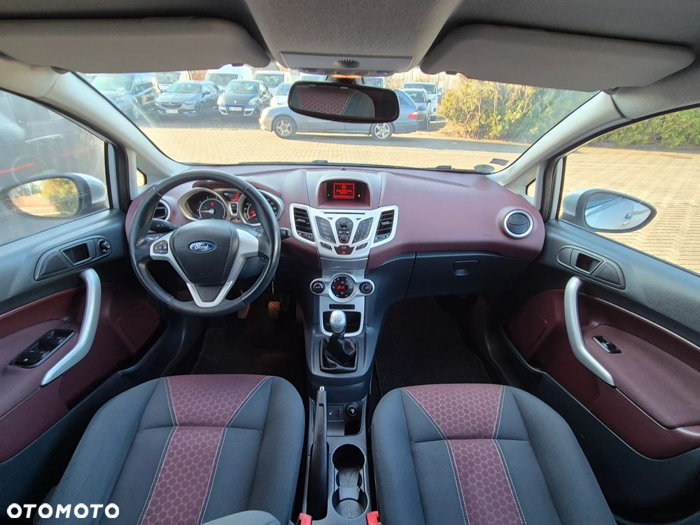 Ford Fiesta 1.4 Titanium - 32