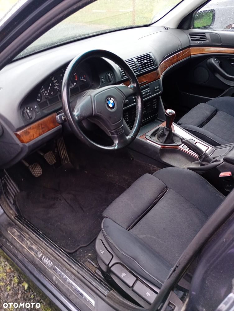 BMW Seria 5 523i - 5