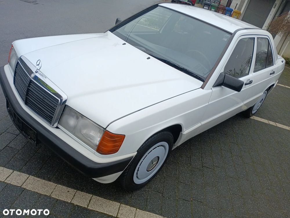 Mercedes-Benz W201 (190) - 6
