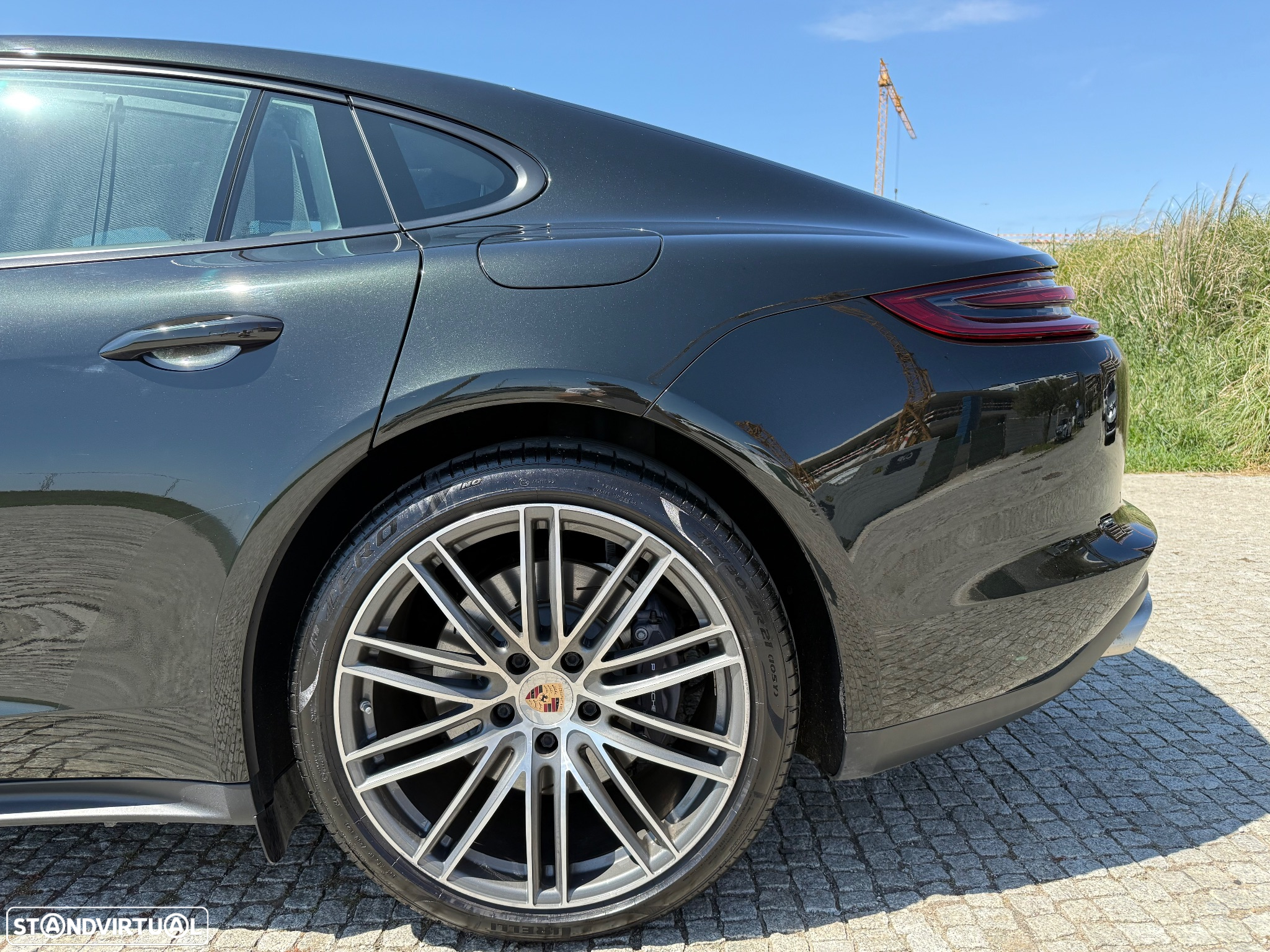Porsche Panamera 4 E-Hybrid - 18