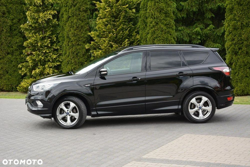 Ford Kuga 1.5 EcoBoost 2x4 ST-Line - 4