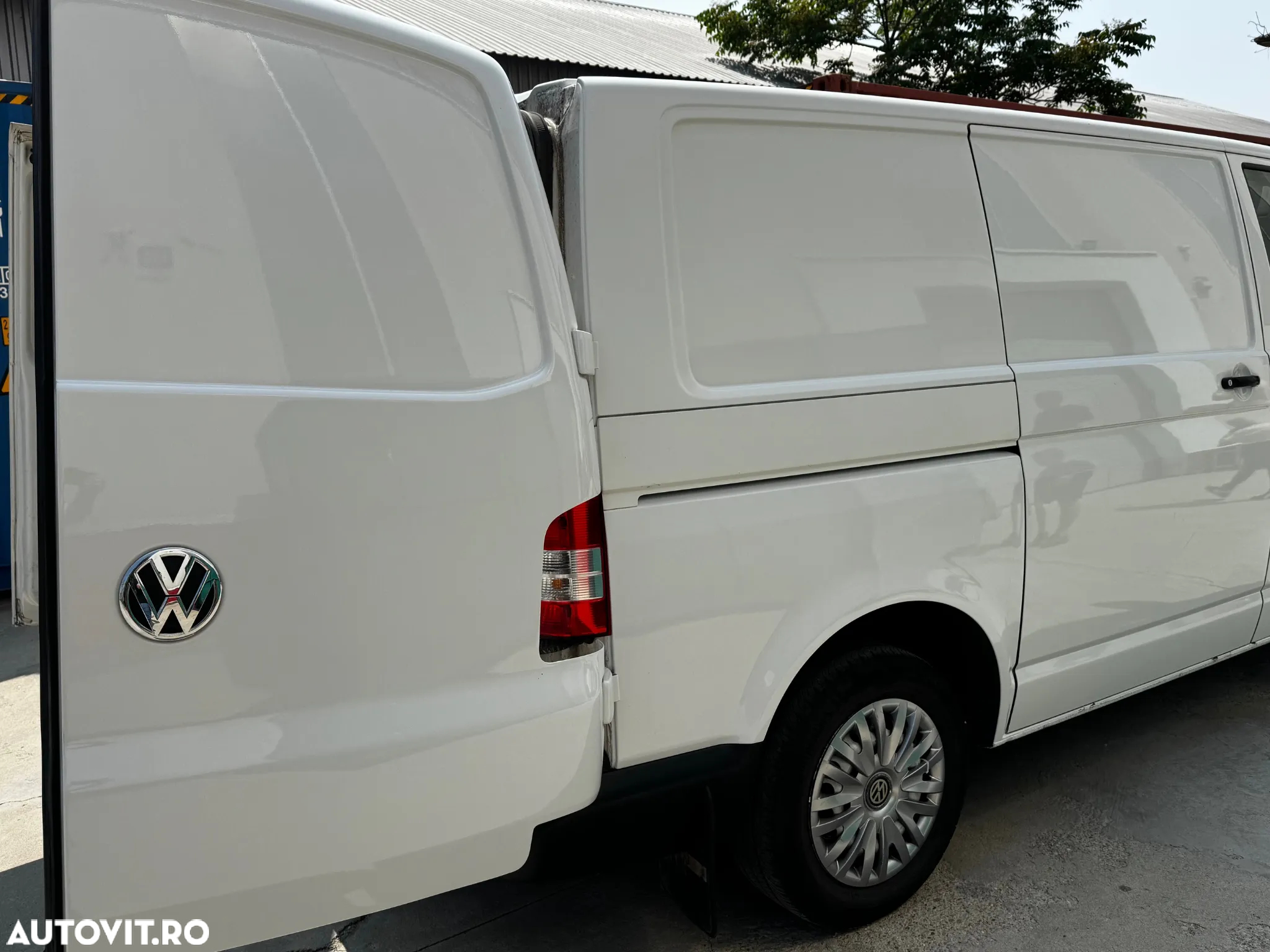 Volkswagen Transporter - 4