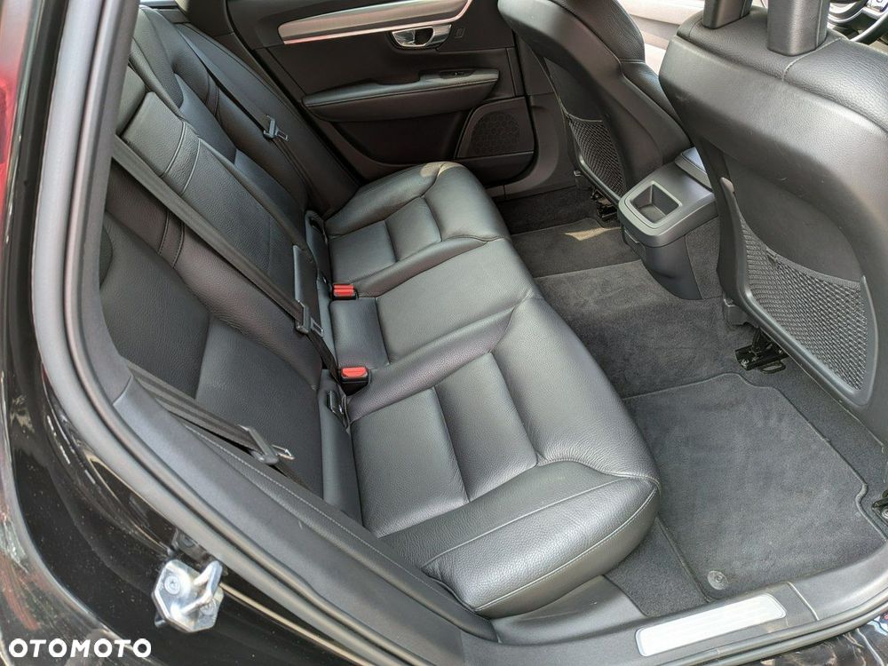 Volvo V90 D5 SCR AWD Momentum Pro - 20