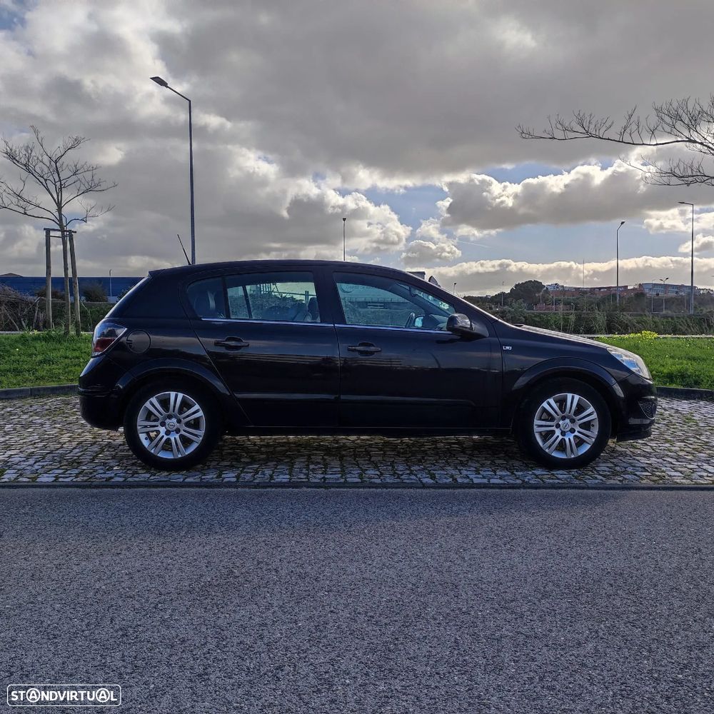 Opel Astra 1.7 CDTI Cosmo - 3