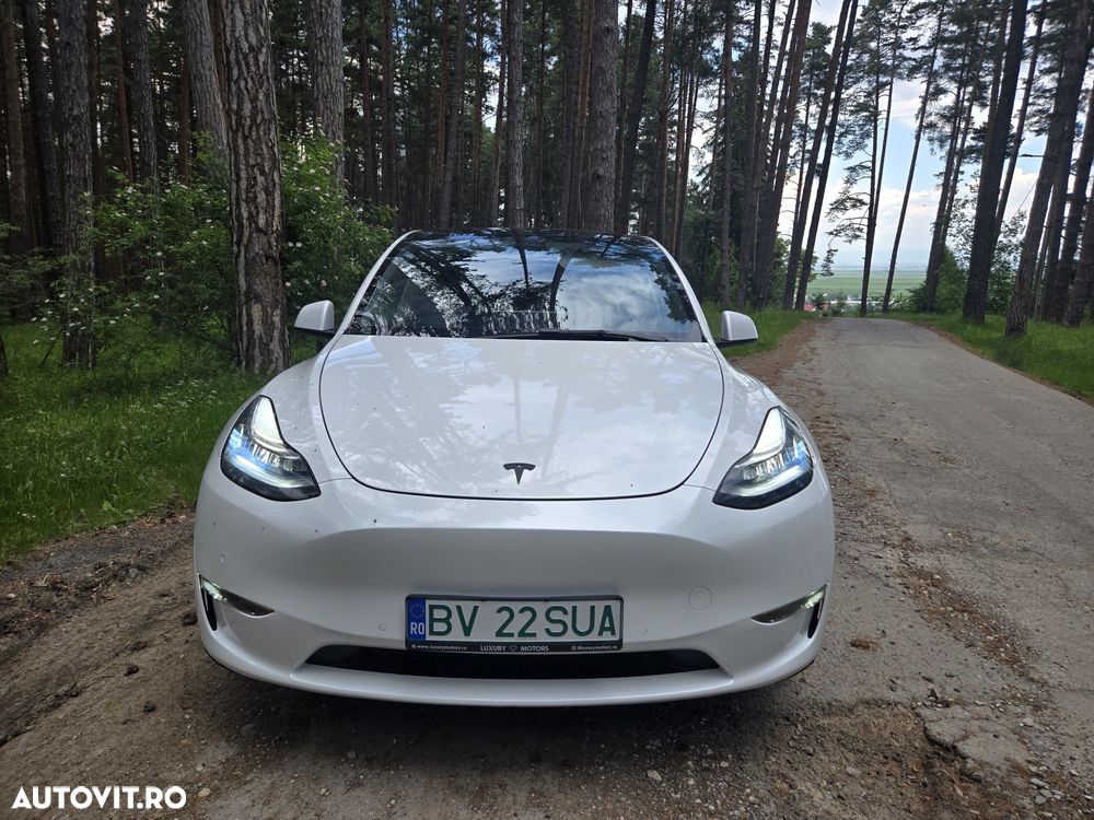 Tesla Model Y - 3