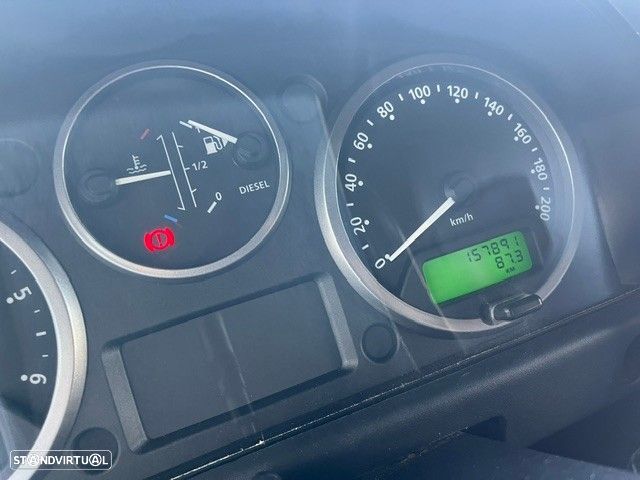Land Rover Defender 90 2.4 CRD SE - 12