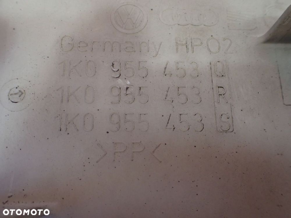 ZBIORNICZEK SPRYSKIWACZY AUDI A3 8P 2.0 TDI BKD - 4