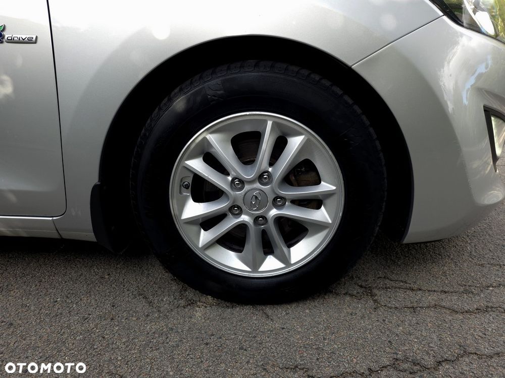 Hyundai i30 blue 1.6 CRDi Style - 28