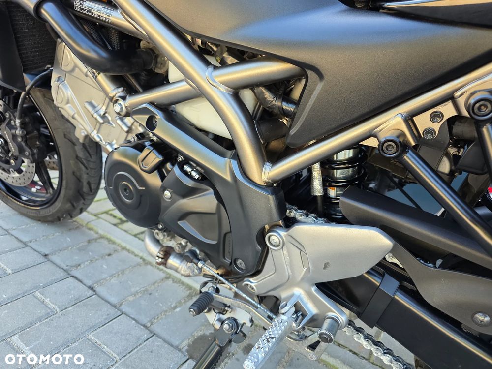 Suzuki SV - 11