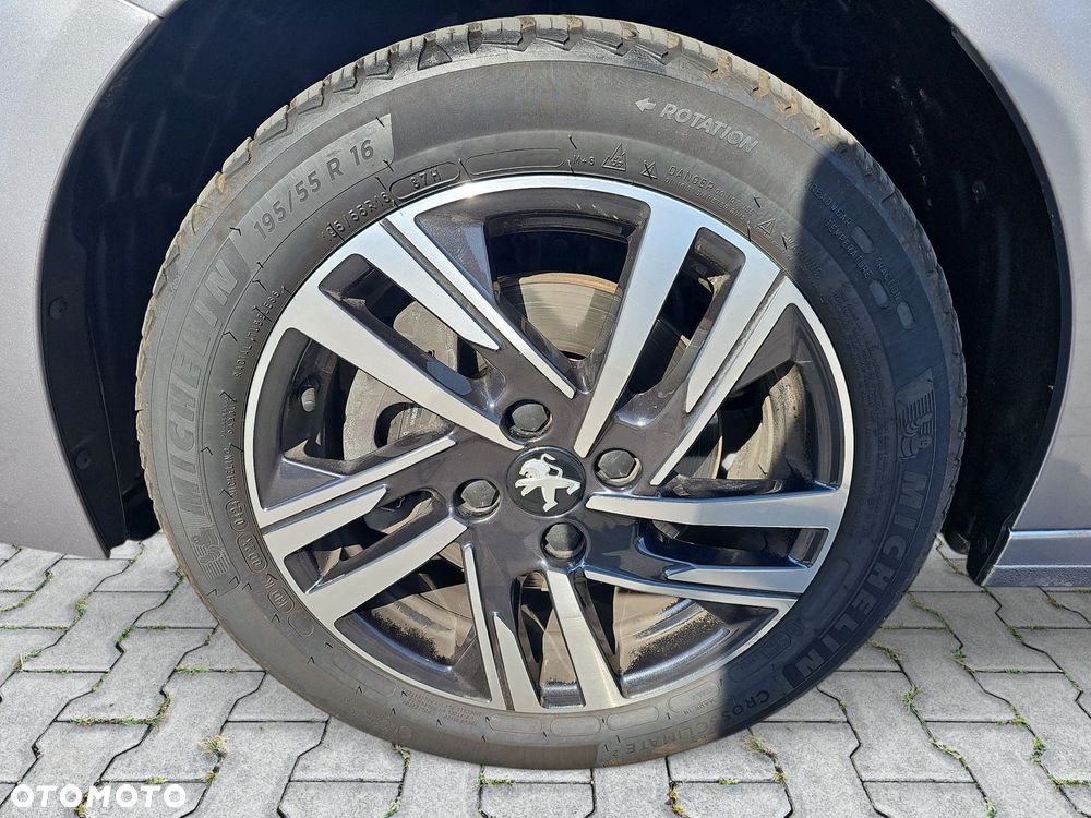 Peugeot 208 - 9