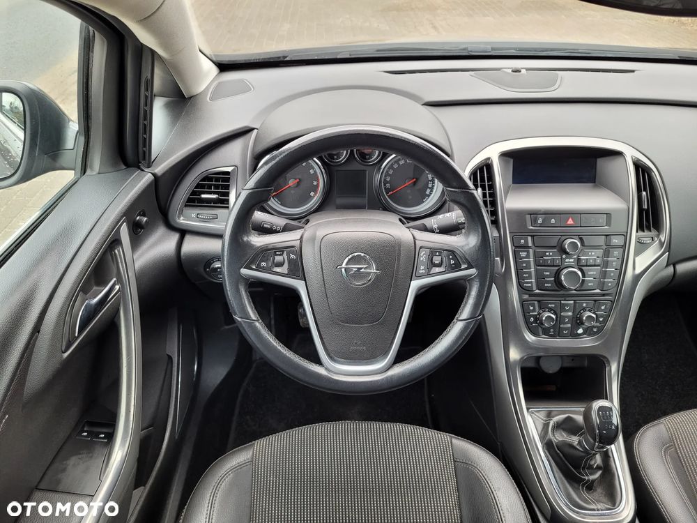 Opel Astra 1.4 Turbo Cosmo - 18
