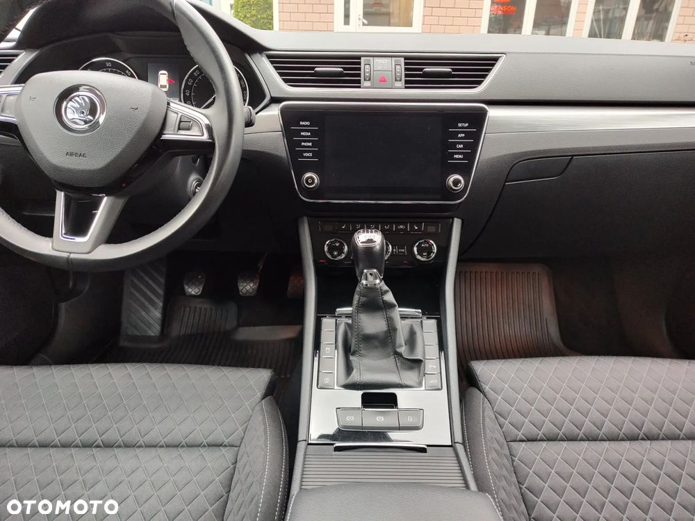 Skoda Superb 2.0 TDI Style - 9