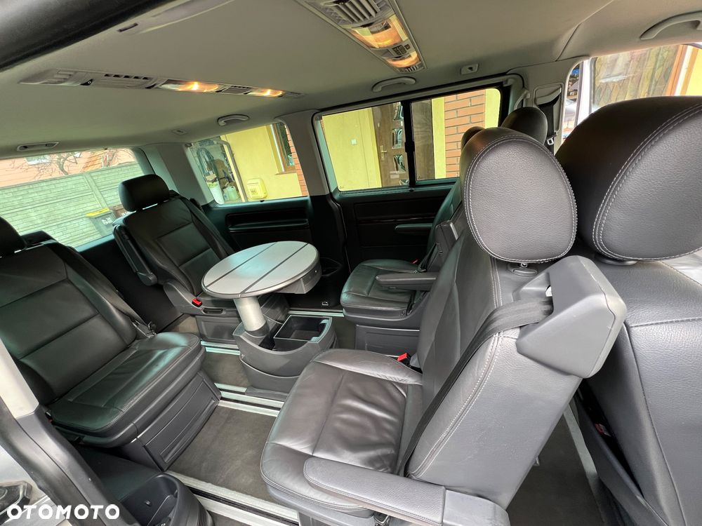 Volkswagen Multivan - 13