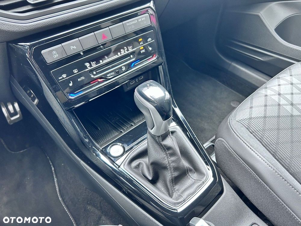 Volkswagen T-Cross - 23