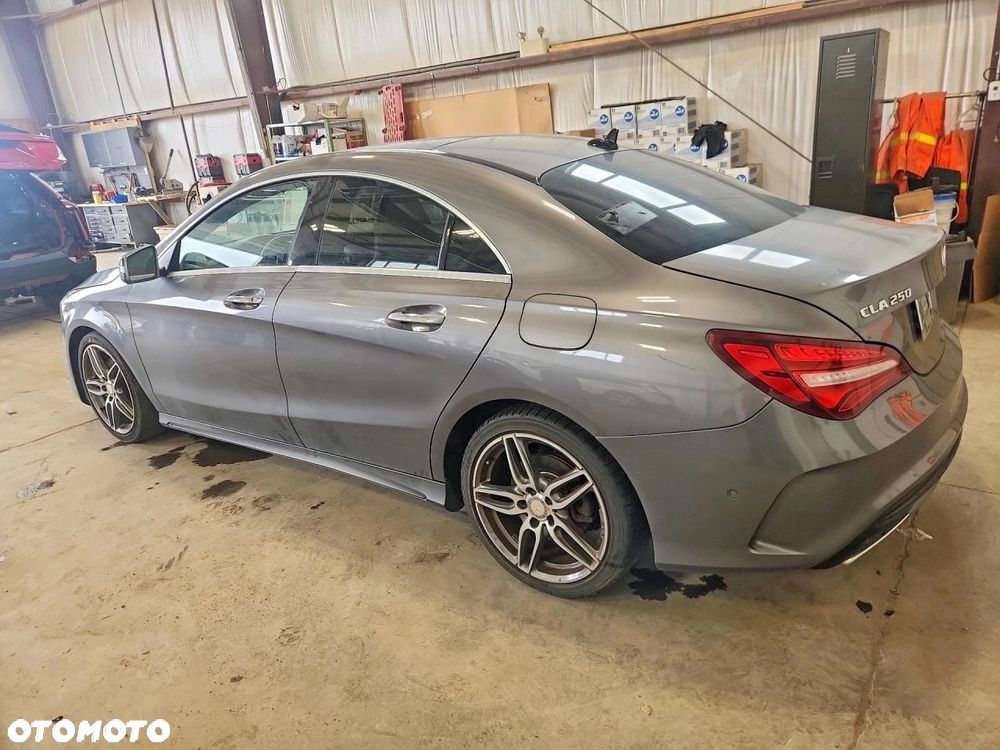 Mercedes-Benz CLA 250 4Matic 7G-DCT AMG Line - 6