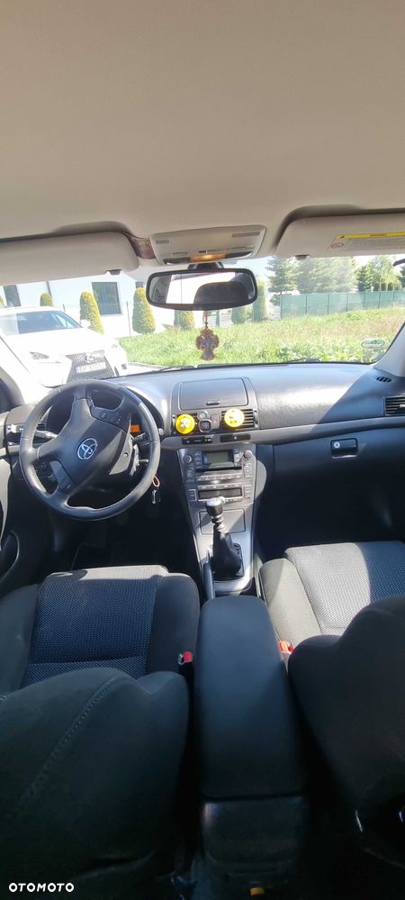 Toyota Avensis - 4