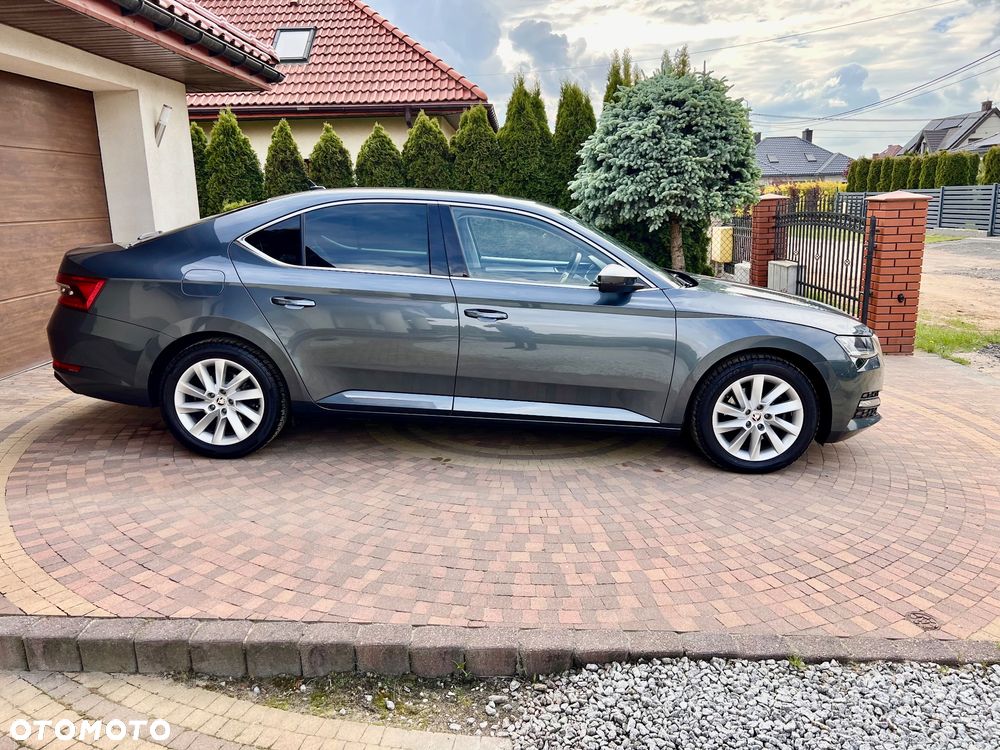 Skoda Superb ver-2-0-tdi-scr-ambition-dsg - 38