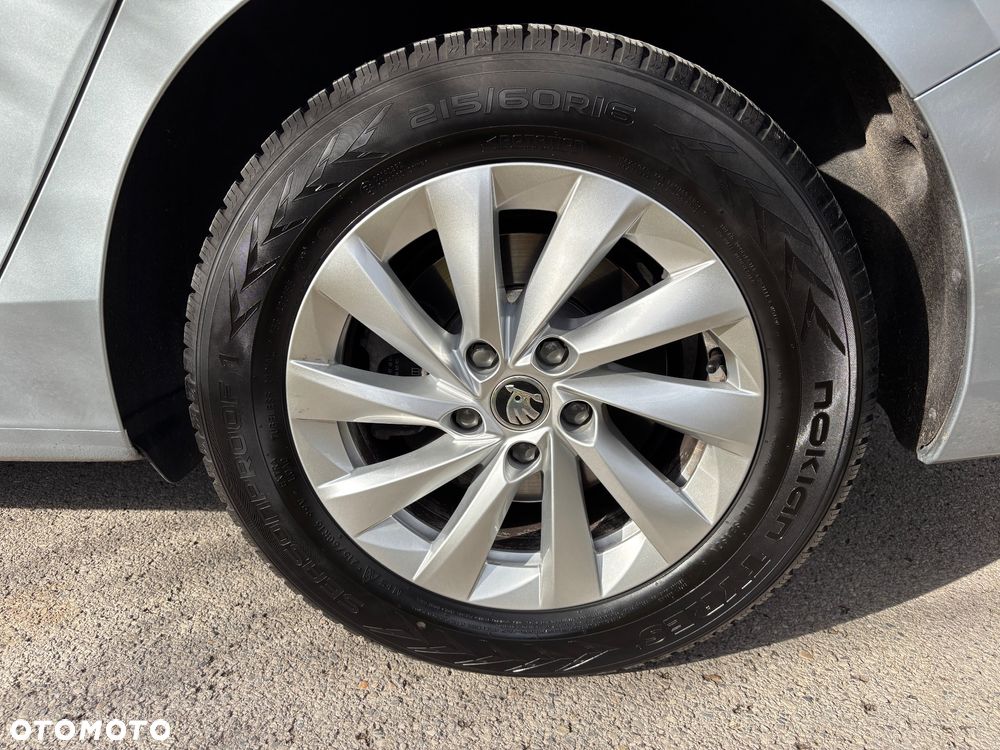 Skoda Superb 2.0 TDI SCR Essence DSG - 22