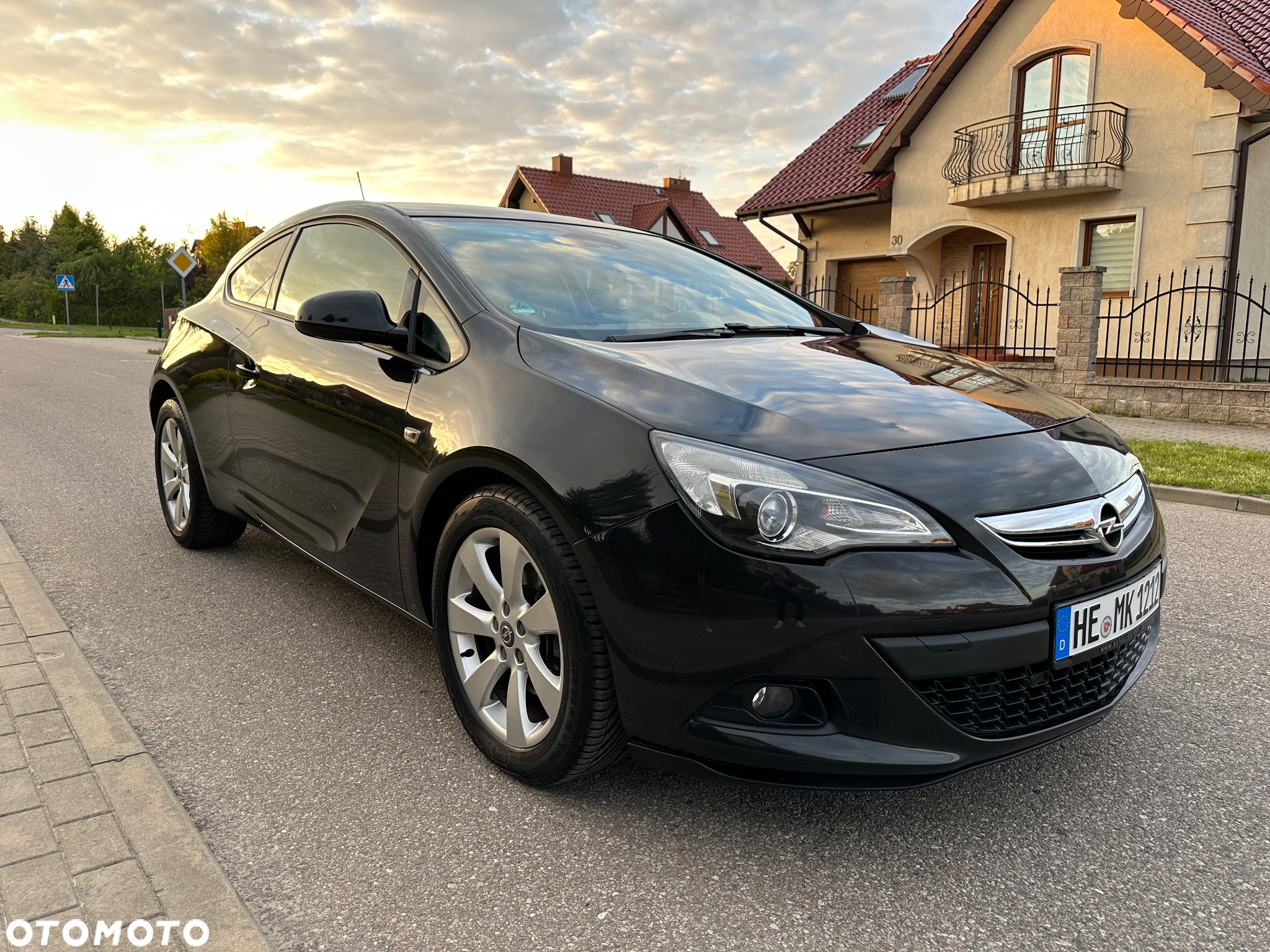Opel Astra IV GTC 1.4 T Sport S&S - 5