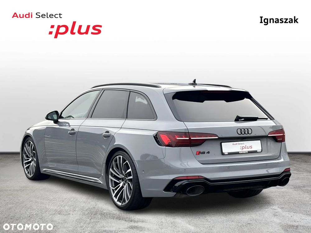 Audi RS4 Avant - 3