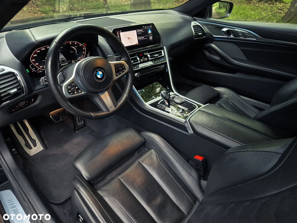 BMW Seria 8 - 16