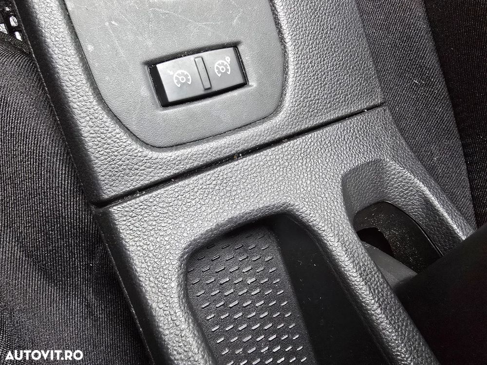 Dacia Duster TCe 100 2WD Celebration - 14