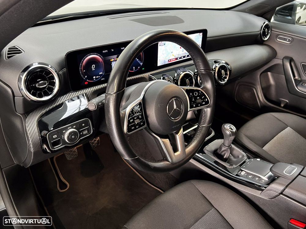 Mercedes-Benz CLA 180 - 12