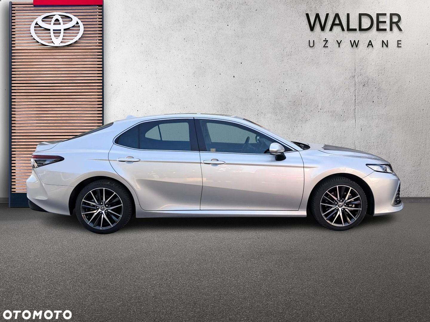 Toyota Camry - 6