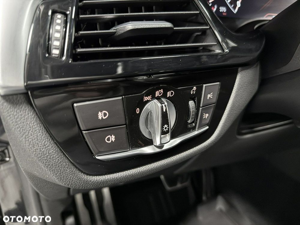 BMW Seria 5 520d Touring M Sport Edition - 27