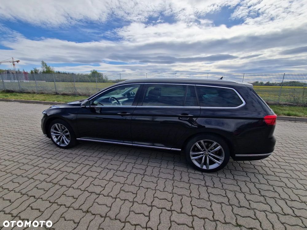 Volkswagen Passat 2.0 TDI Elegance DSG - 9