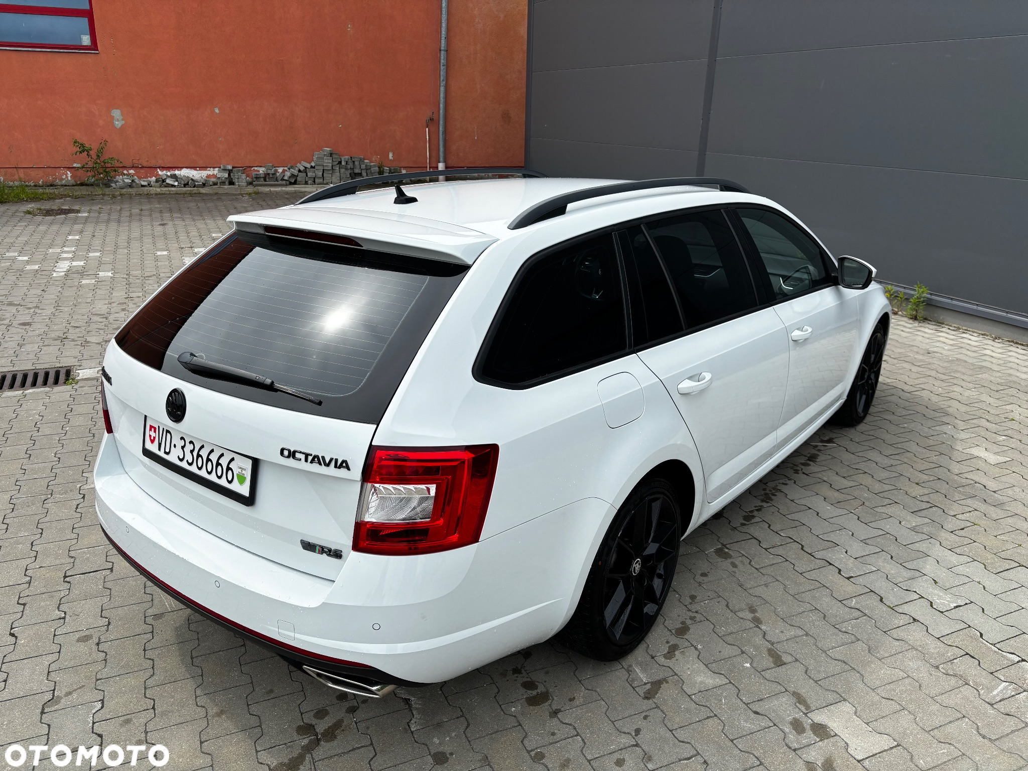 Skoda Octavia 2.0 TDI DSG RS - 10