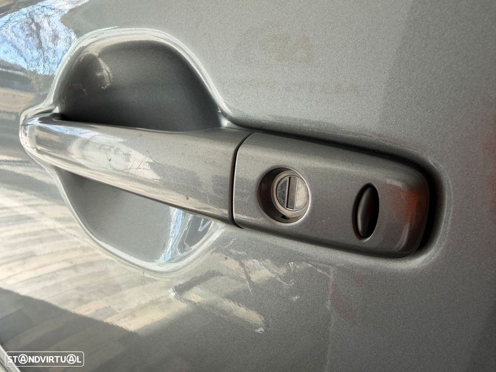 Mitsubishi Outlander 2.0 Instyle Navi - 25