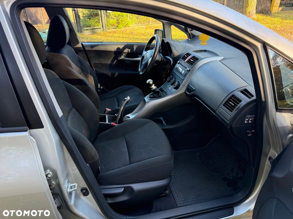 Toyota Auris 1.33 VVT-i Terra - 26