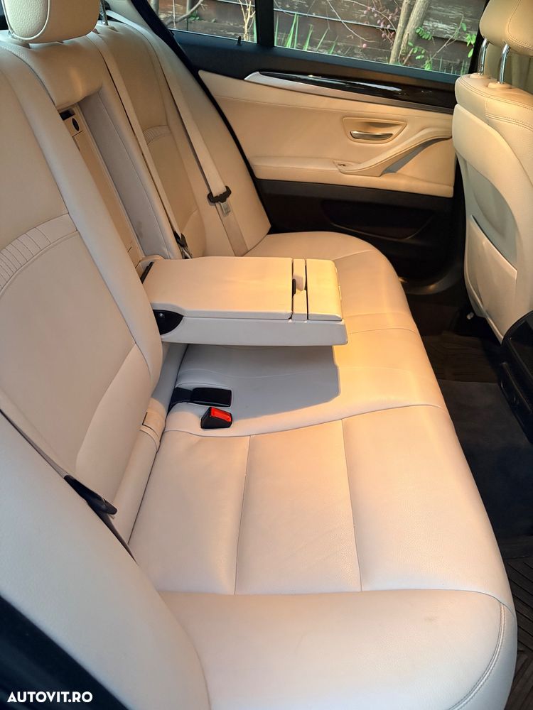 BMW Seria 5 525d Aut. Luxury Line - 10