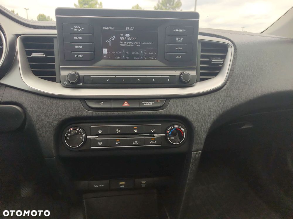 Kia Ceed - 25