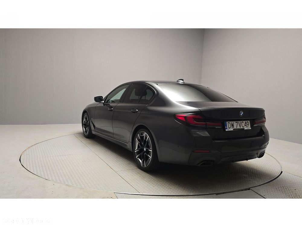 BMW Seria 5 530d xDrive mHEV M Sport sport - 4