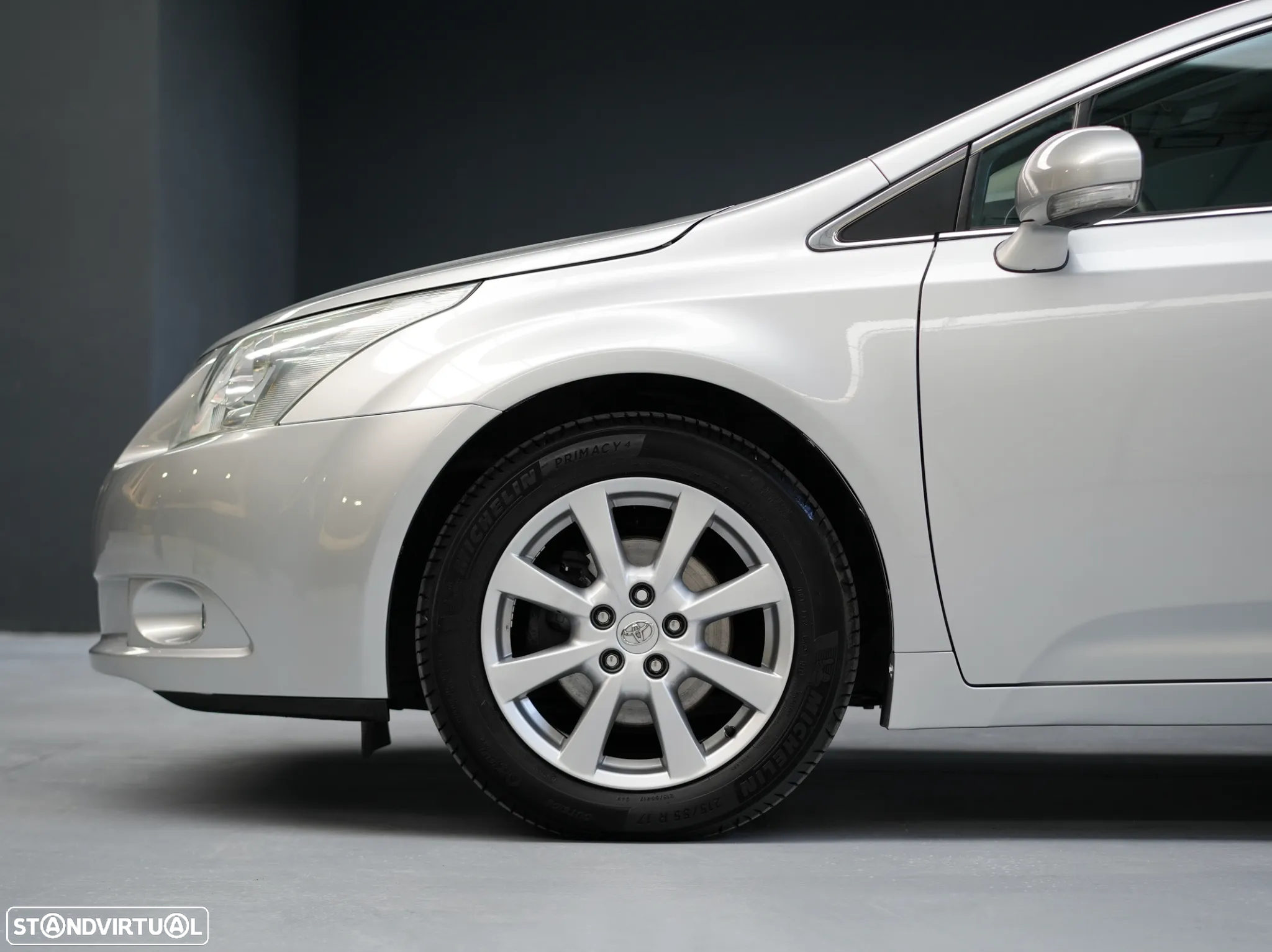 Toyota Avensis SD 2.0 D-4D Exclusive - 8