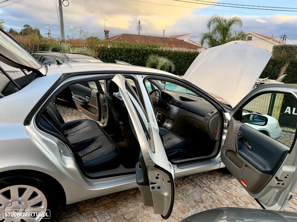 Renault Laguna 1.6 Expression - 20