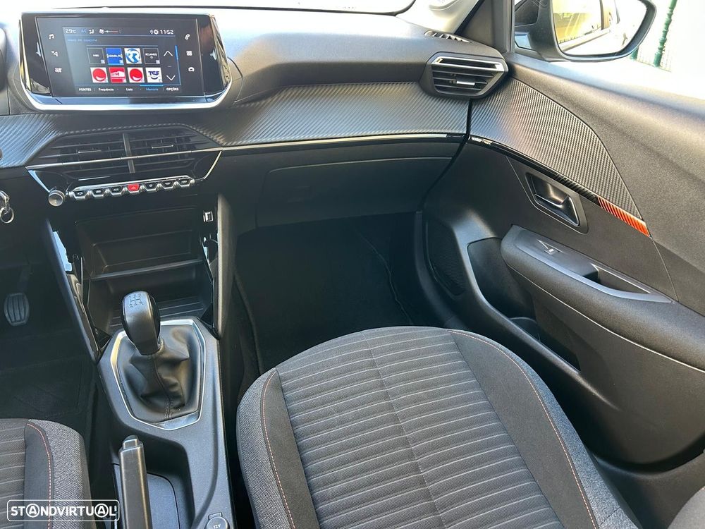Peugeot 208 1.2 PureTech SE Style - 19